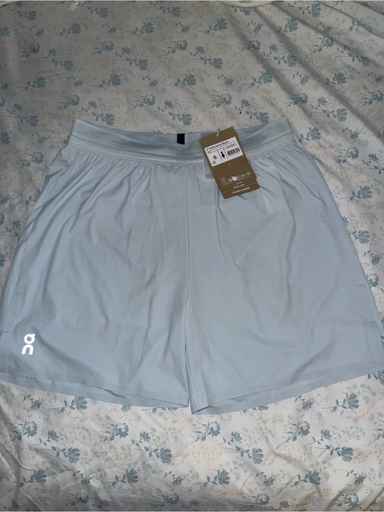 On Running Pants - On Running 5" Performance Shorts-Women S (Arctic color)